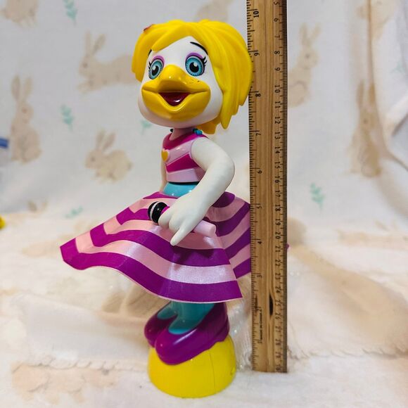 Vintage Chuck E Cheese Helen Henny Prize Toy - Picture 6 of 6